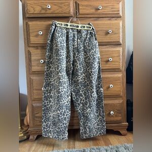 Le Bon Shoppe Arc Pant in Leopard